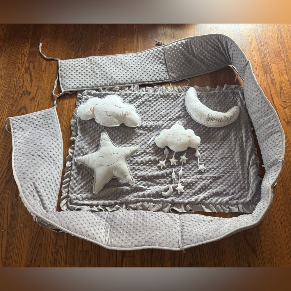 VTG 80s/90s Crib Set gray celestial sun moon stars mobile plush soft